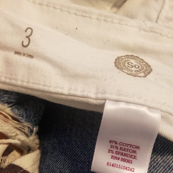 Authen’tic American heritage white jean shorts - Picture 4 of 4